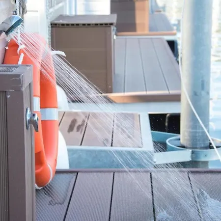 Botel Floating Sea House *