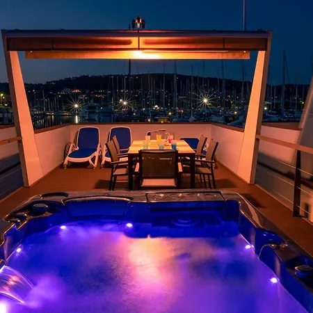 Botel Floating Sea House Portoroz
