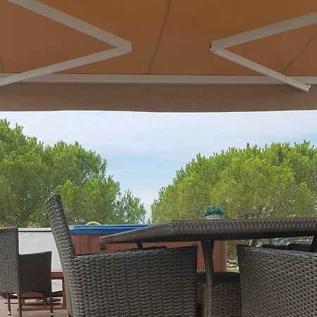 Úszó hotel Floating Sea House *