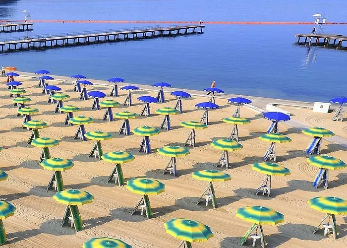 Botel Floating Sea House *